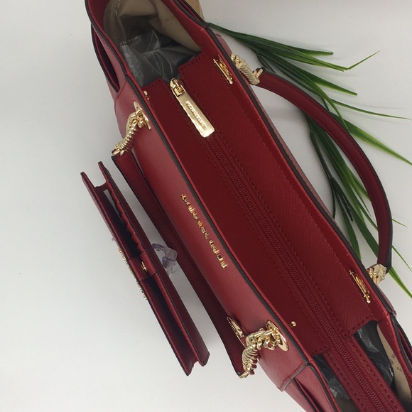 Michael Kors LG CHAIN SHLDR TOTE SCARLET & Wallet - Picture 5 of 8